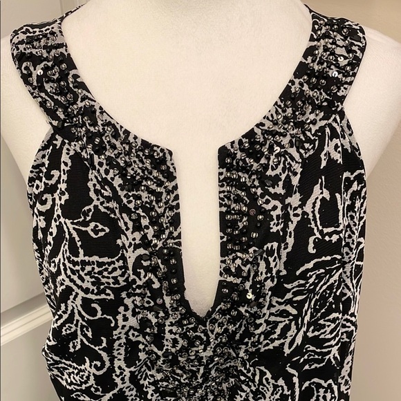 INC International Concepts Black and White Sleeveless Cut Out Tank Top GC - Picture 2 of 13